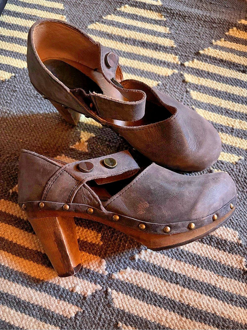 Sanita Brown Heeled Clogs / 5.5, 6 (37)